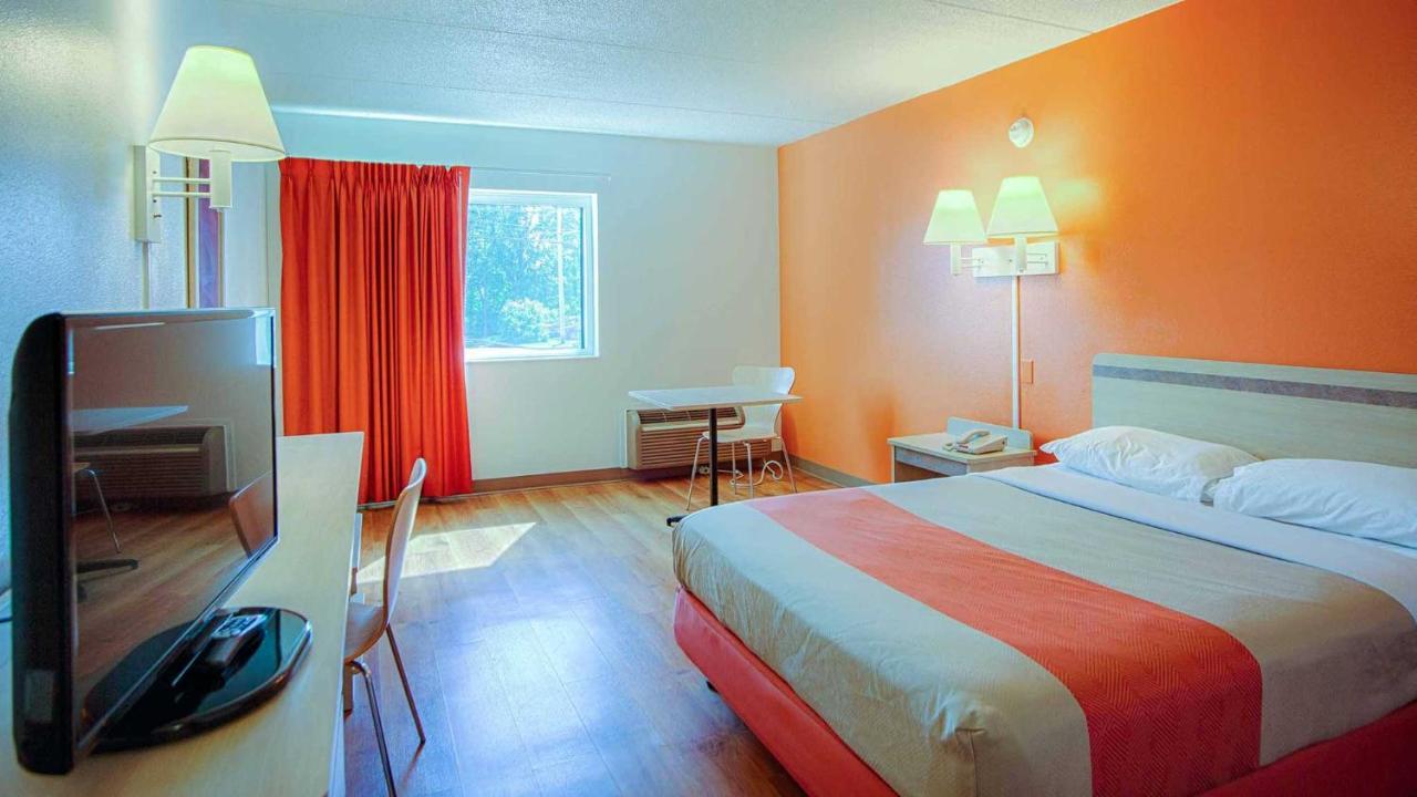 Hotel 6 - Albany, Ny - Airport 2*