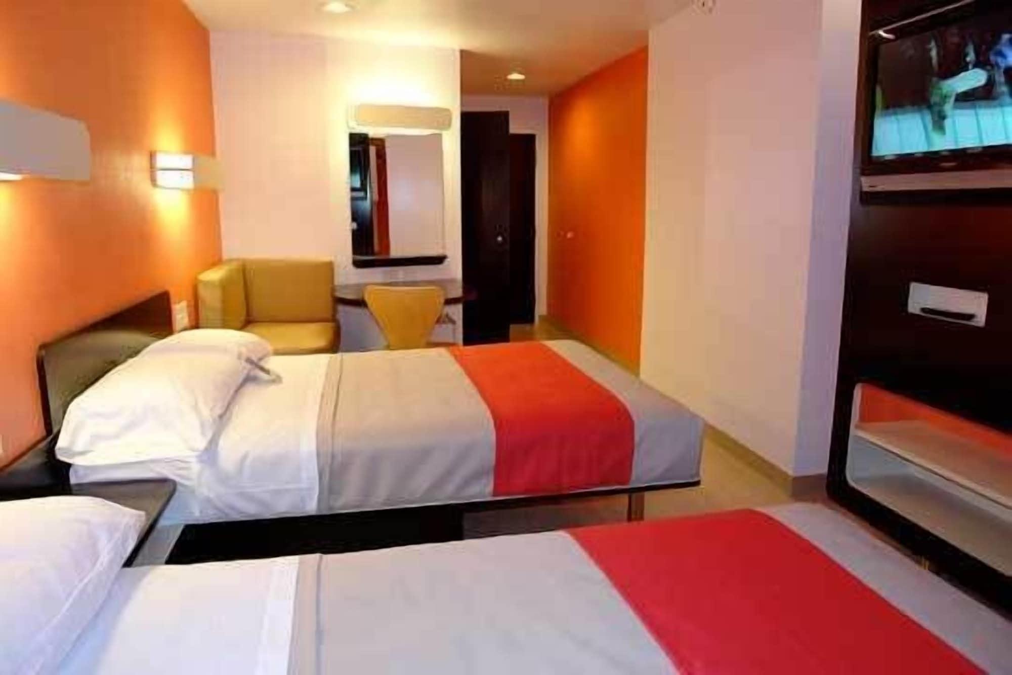 6 - Albany, Ny - Airport Hotel