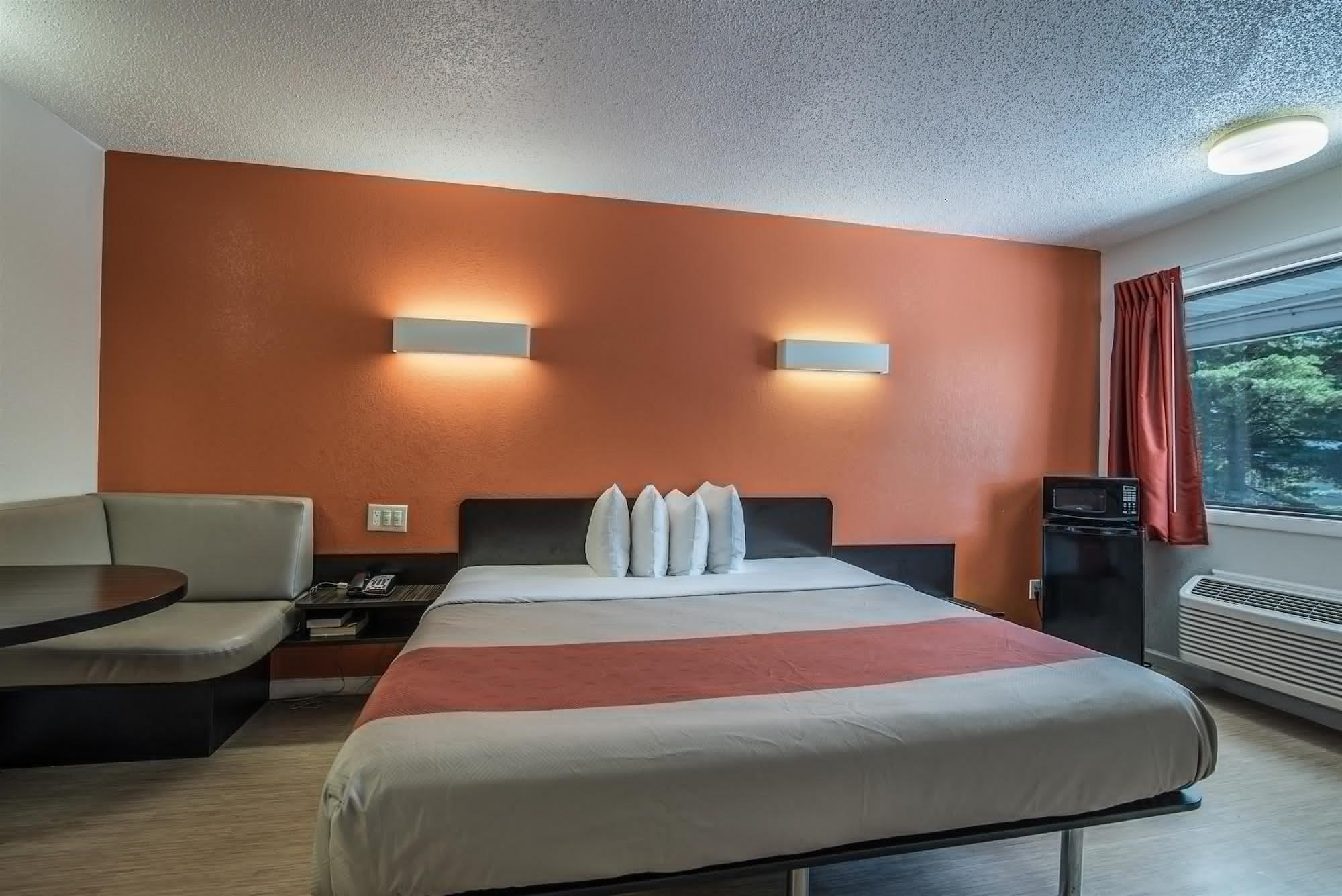 6 - Albany, Ny - Airport Hotel 2*
